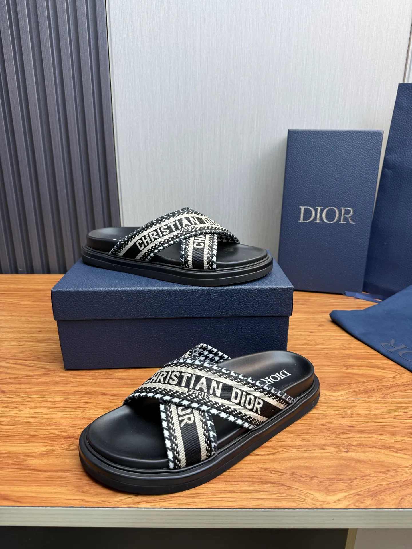 Men's shoes 260💰 Dior. Men's slippers🩴Official website 1:1 production 38-45 size 45 46 🉑️Customized original material shipped✅